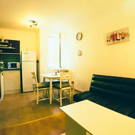 William's - Sixth Large